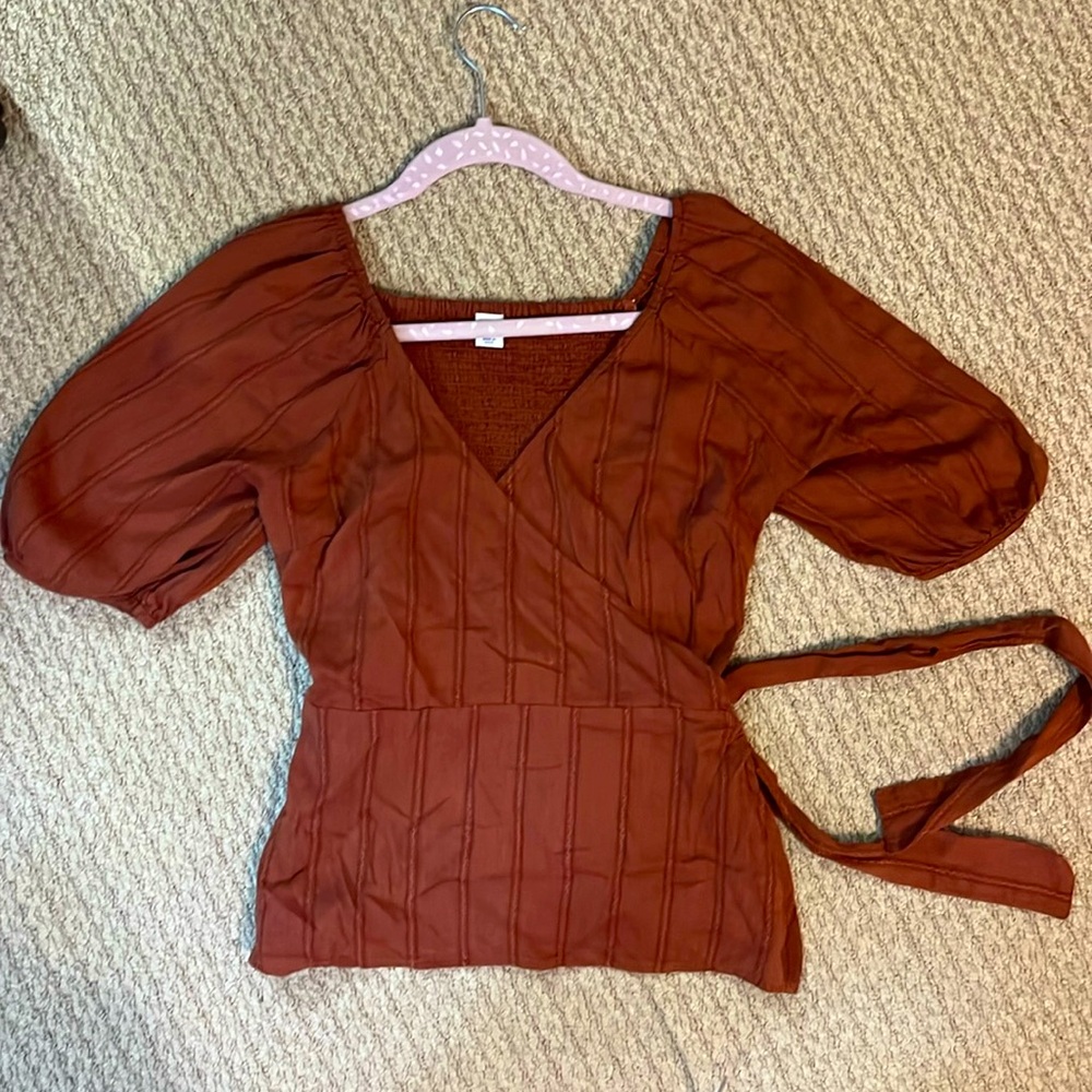 Old Navy XS peplum wrap top